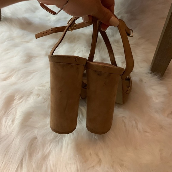 Steve Madden Nude Heels - Picture 3 of 6